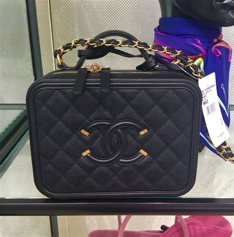 chanel vanity case medium review|Chanel vanity case original.